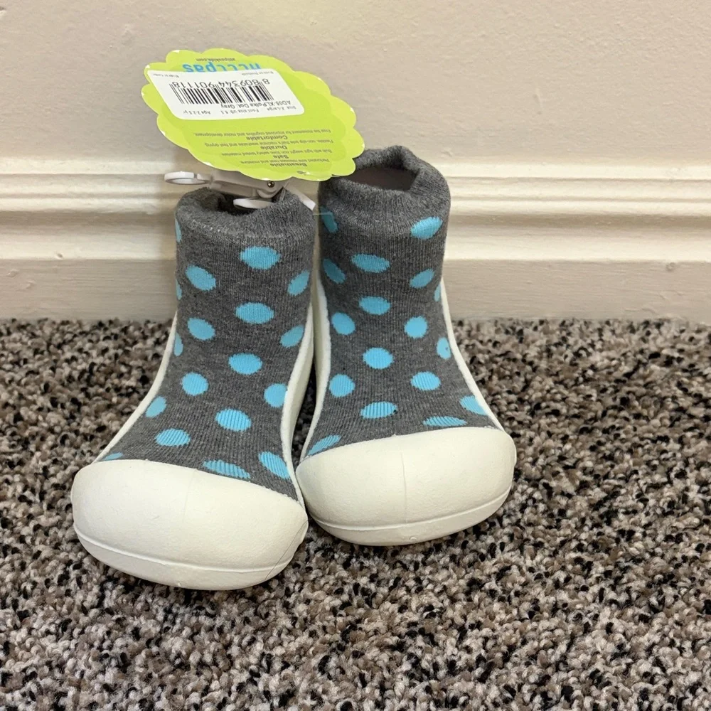 Grey Sock Shoes with Blue Polka Dots – Barefoot Style for Toddlers